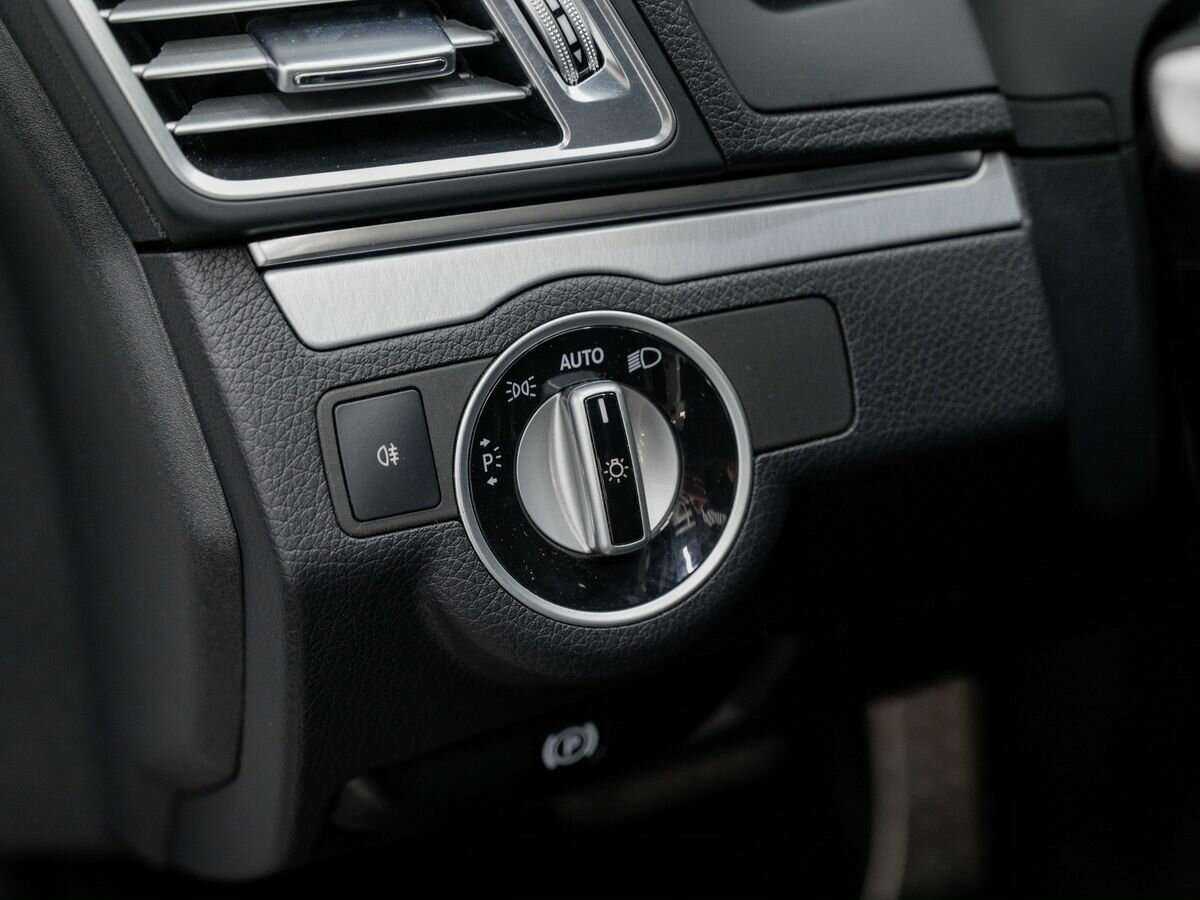 Mercedes-Benz E-Класс с пробегом — 2014 год. Фото: #15