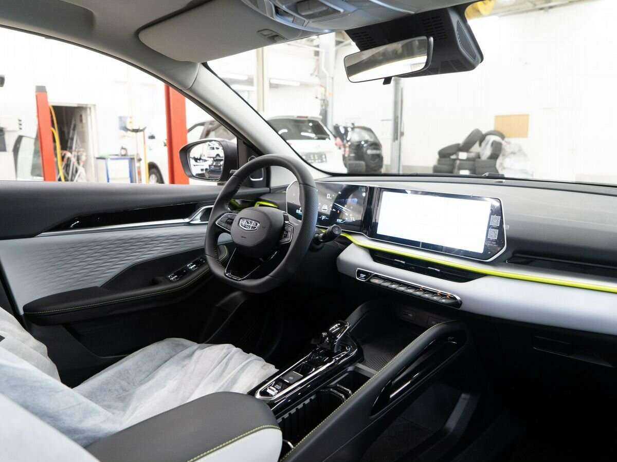 Geely Coolray с пробегом — 2023 год. Фото: #17