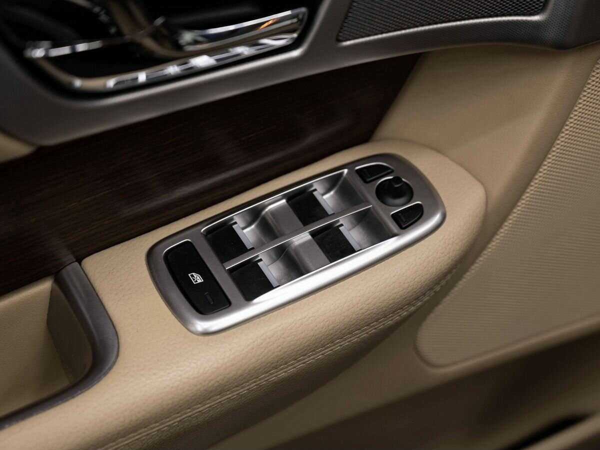 Jaguar XF с пробегом — 2013 год. Фото: #21