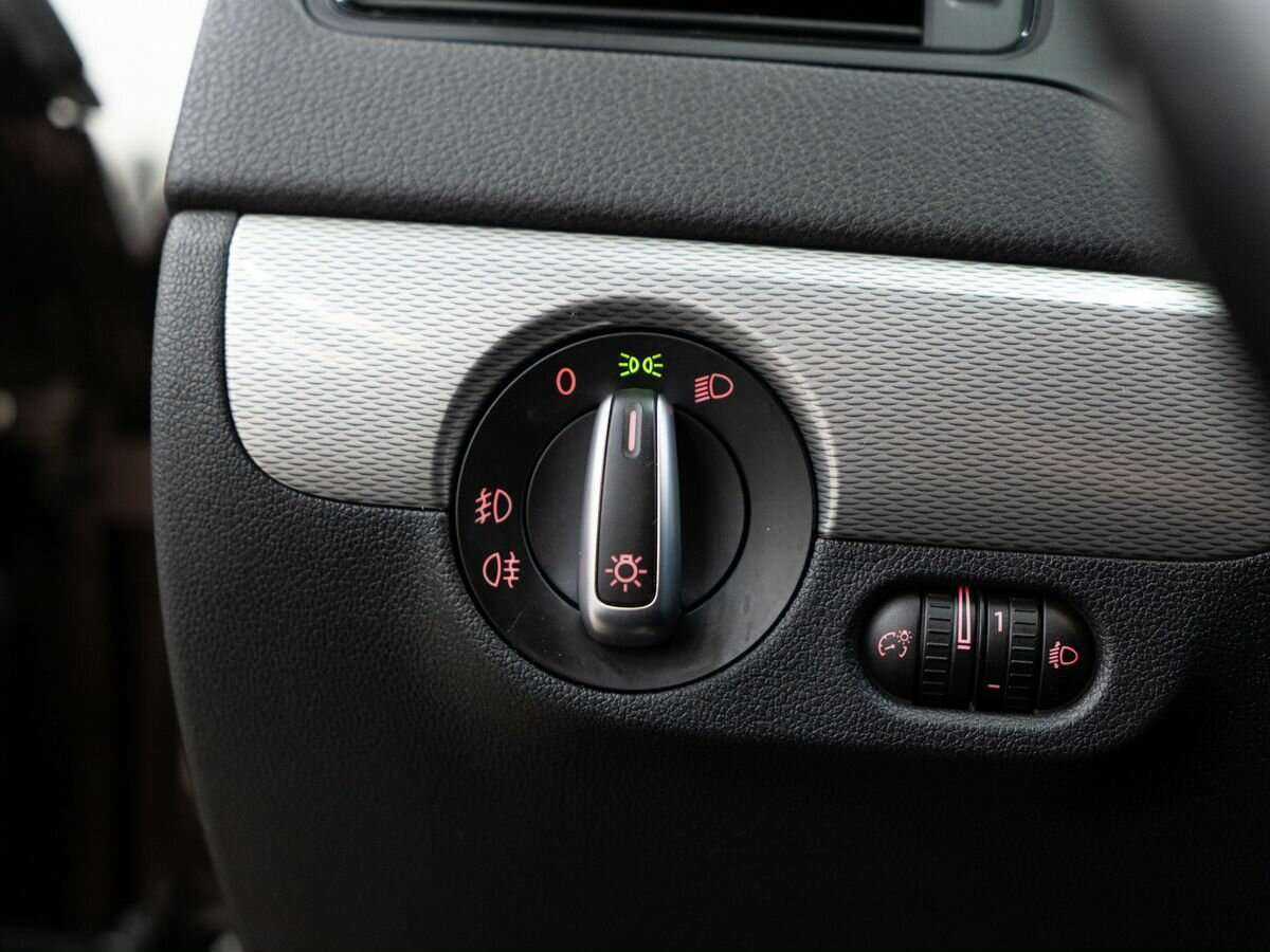 Volkswagen Jetta с пробегом — 2016 год. Фото: #16