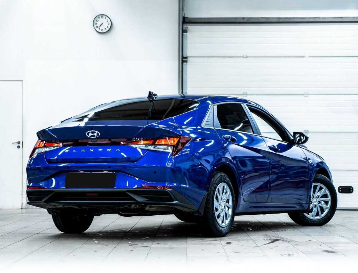 Hyundai Elantra с пробегом — 2021 год. Фото: #2