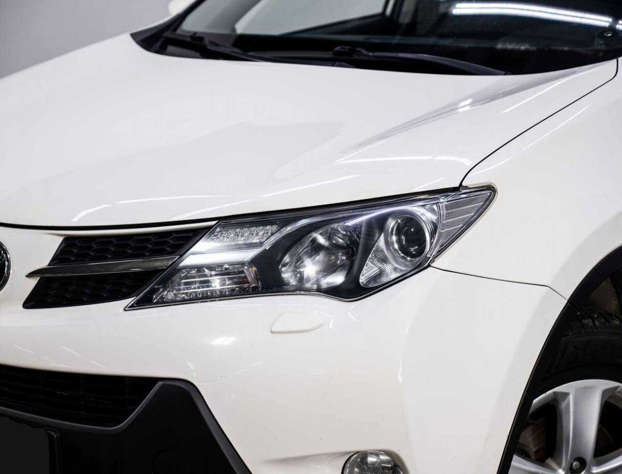 Toyota RAV4 с пробегом — 2013 год. Фото: #6