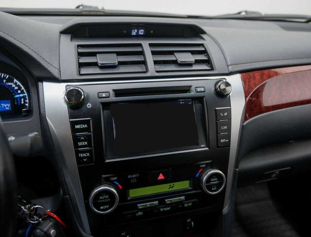 Toyota Camry с пробегом — 2014 год. Фото: #23