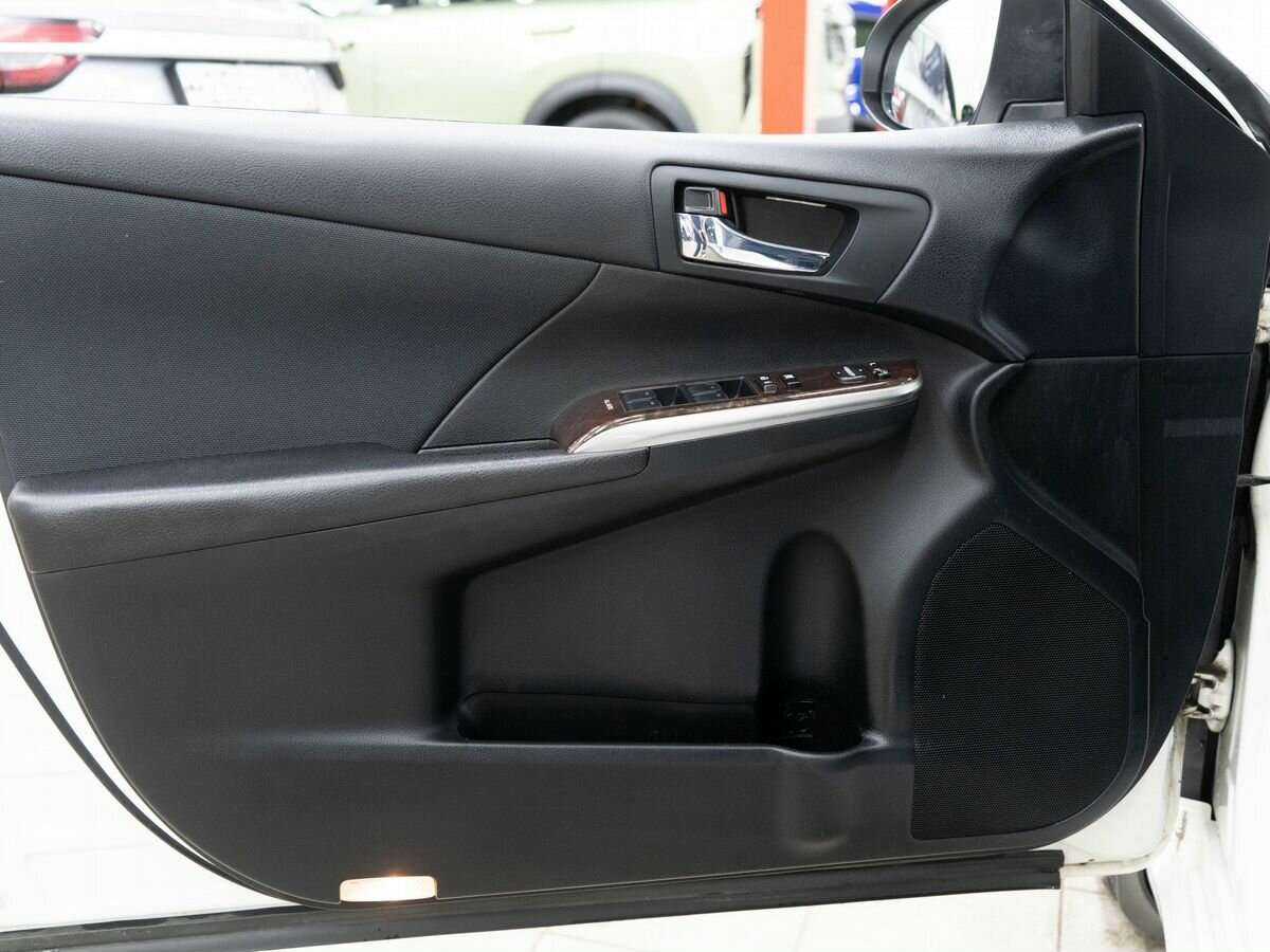 Toyota Camry с пробегом — 2016 год. Фото: #14