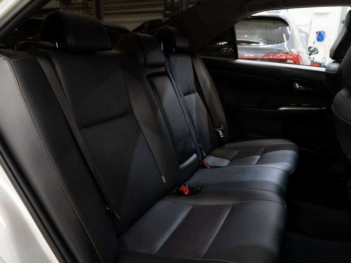 Toyota Camry с пробегом — 2015 год. Фото: #8