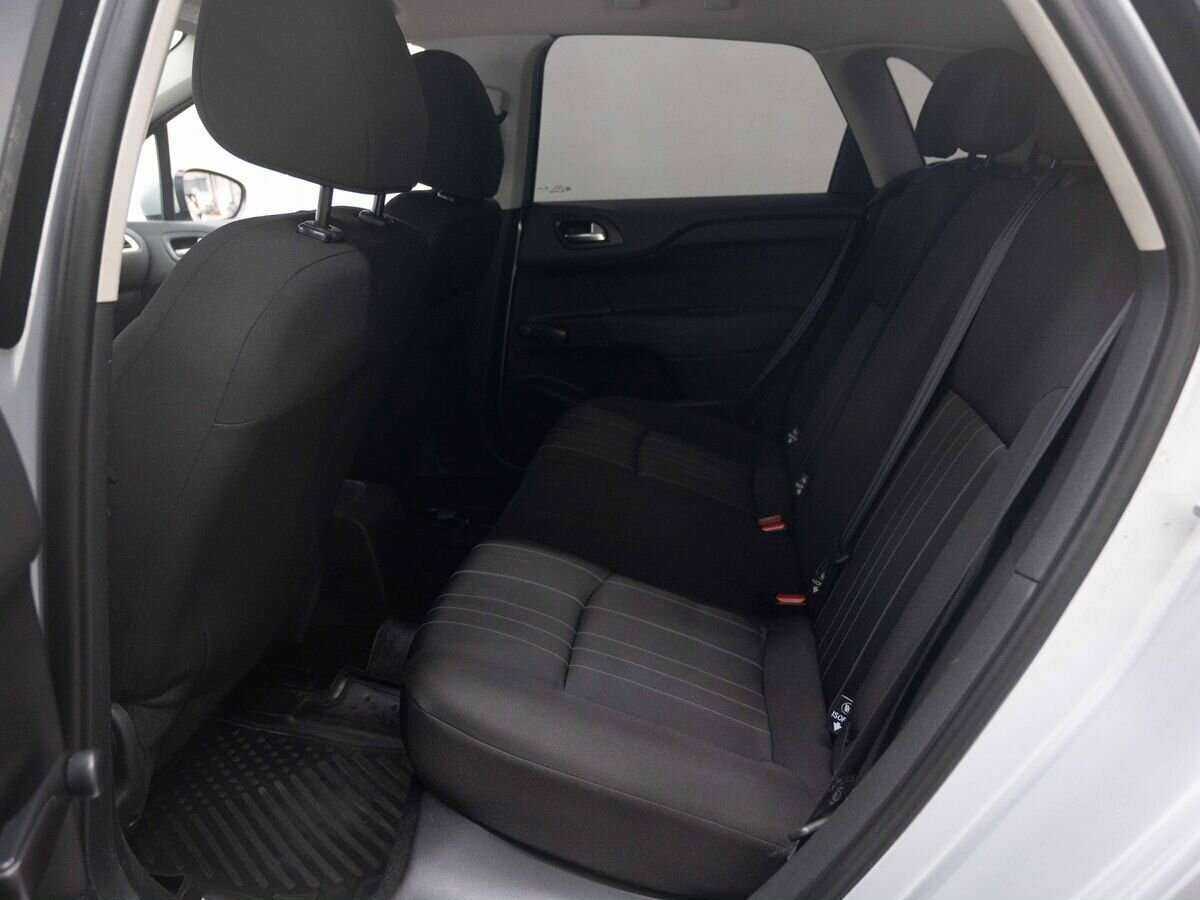 Citroen C4 с пробегом — 2012 год. Фото: #8