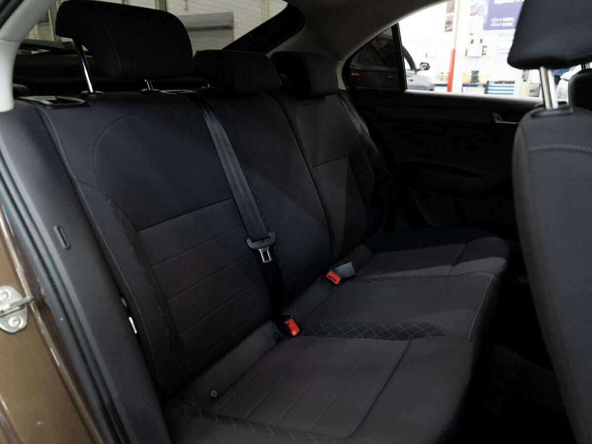 Skoda Rapid с пробегом — 2021 год. Фото: #7