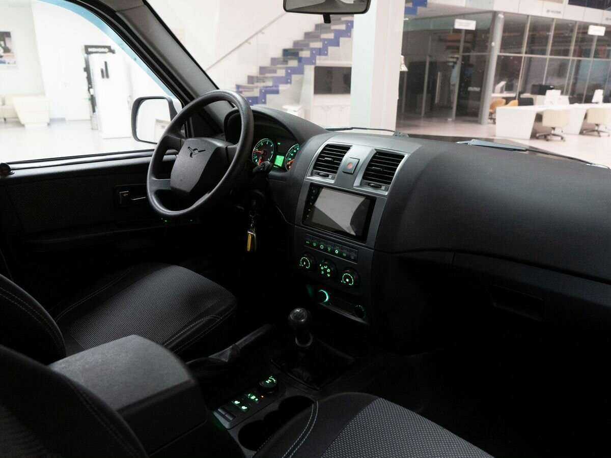 УАЗ Patriot с пробегом — 2015 год. Фото: #10