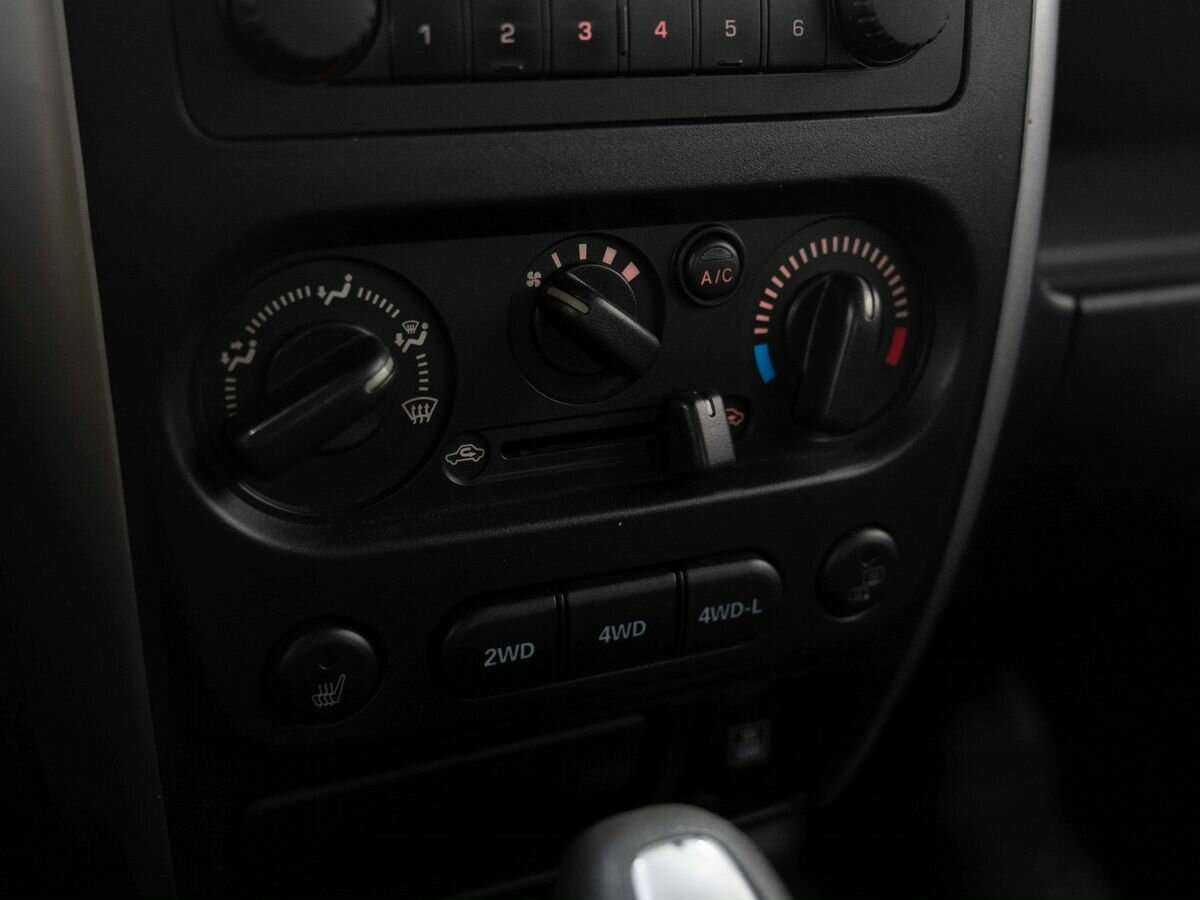 Suzuki Jimny с пробегом — 2012 год. Фото: #16