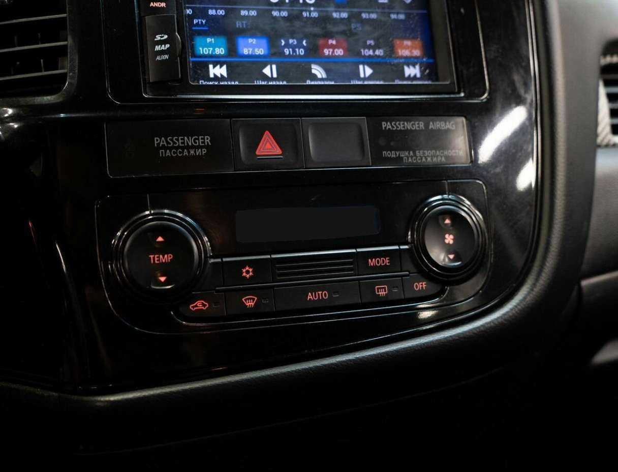 Mitsubishi Outlander с пробегом — 2015 год. Фото: #14