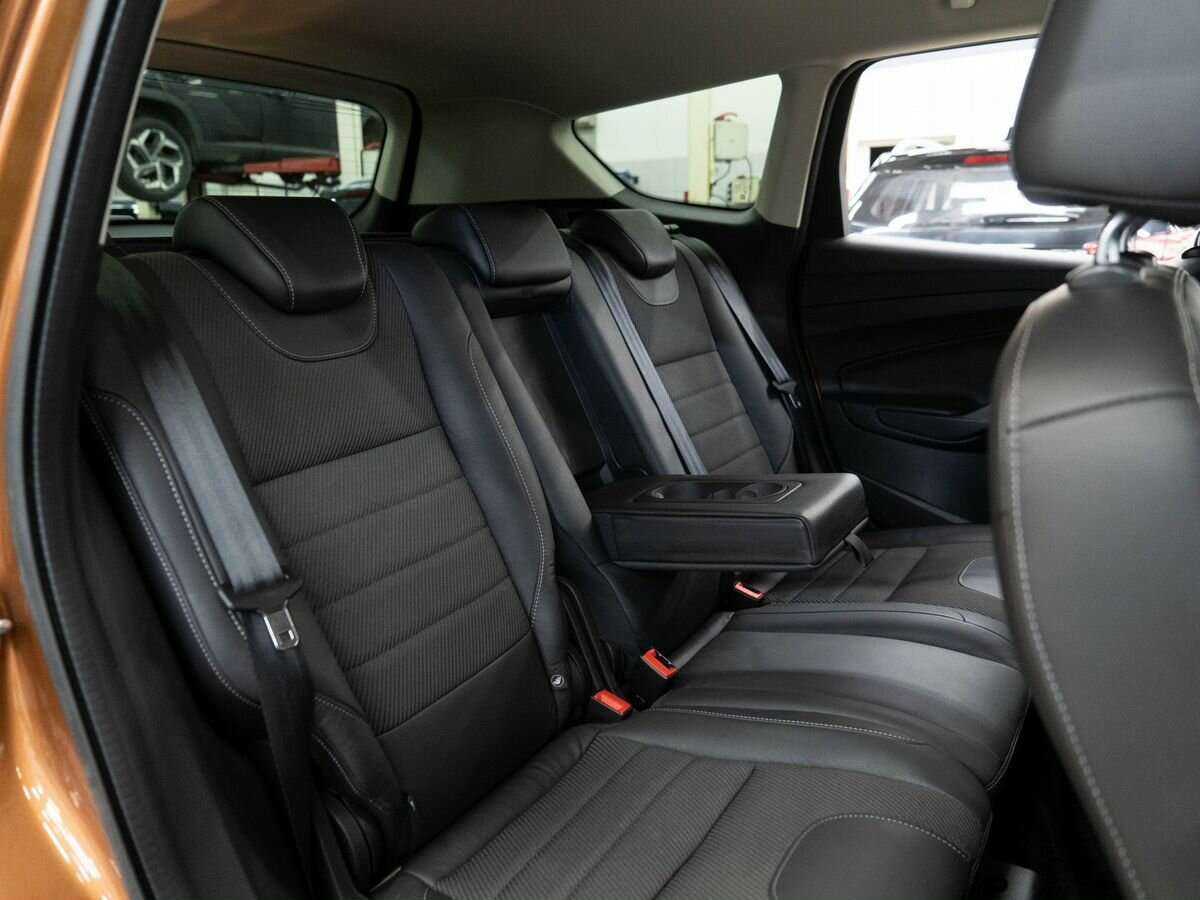 Ford Kuga с пробегом — 2013 год. Фото: #7