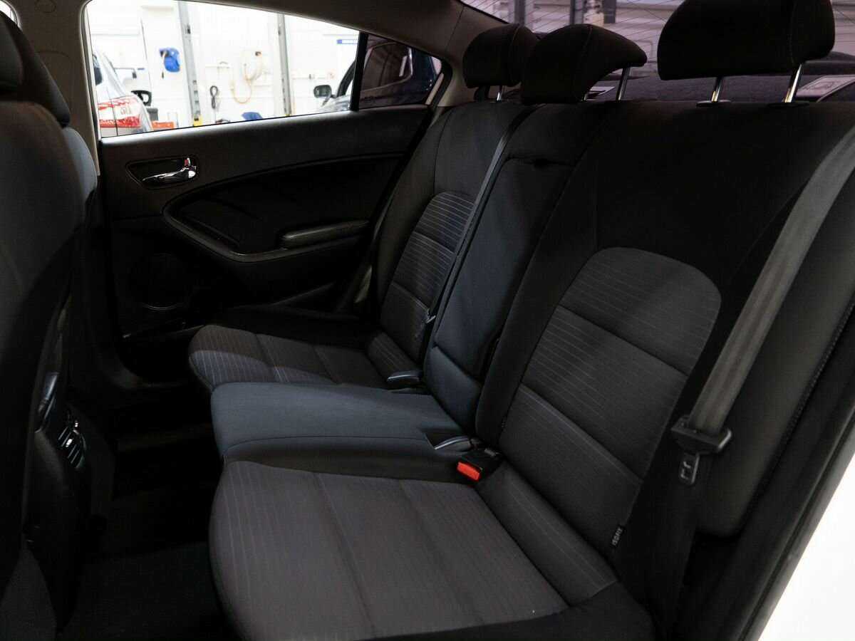 Kia Cerato с пробегом — 2017 год. Фото: #6