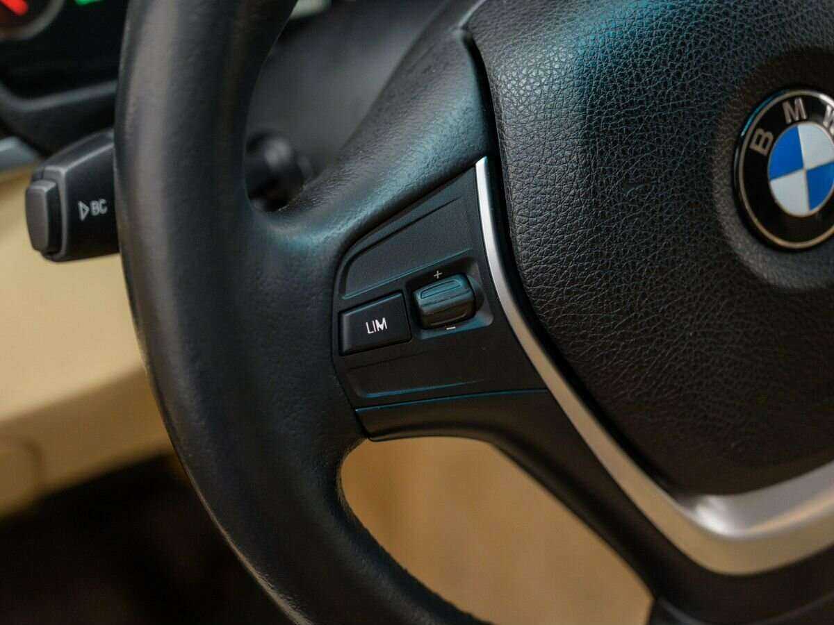 BMW 3 серии с пробегом — 2012 год. Фото: #12