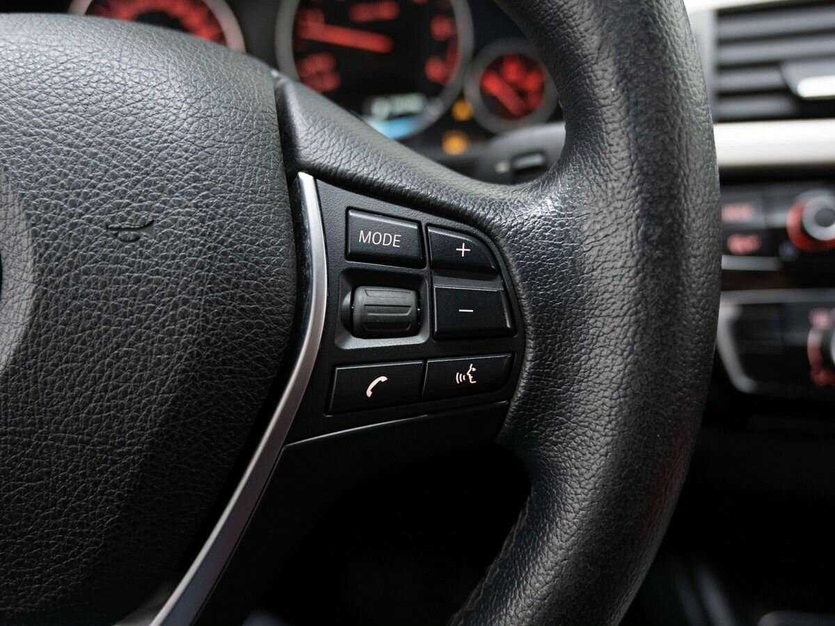 BMW 3 серии с пробегом — 2015 год. Фото: #16