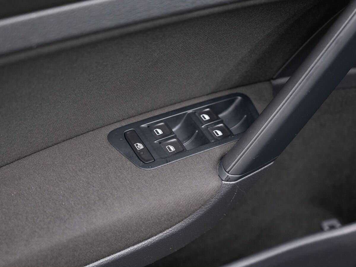 Volkswagen Golf с пробегом — 2013 год. Фото: #17