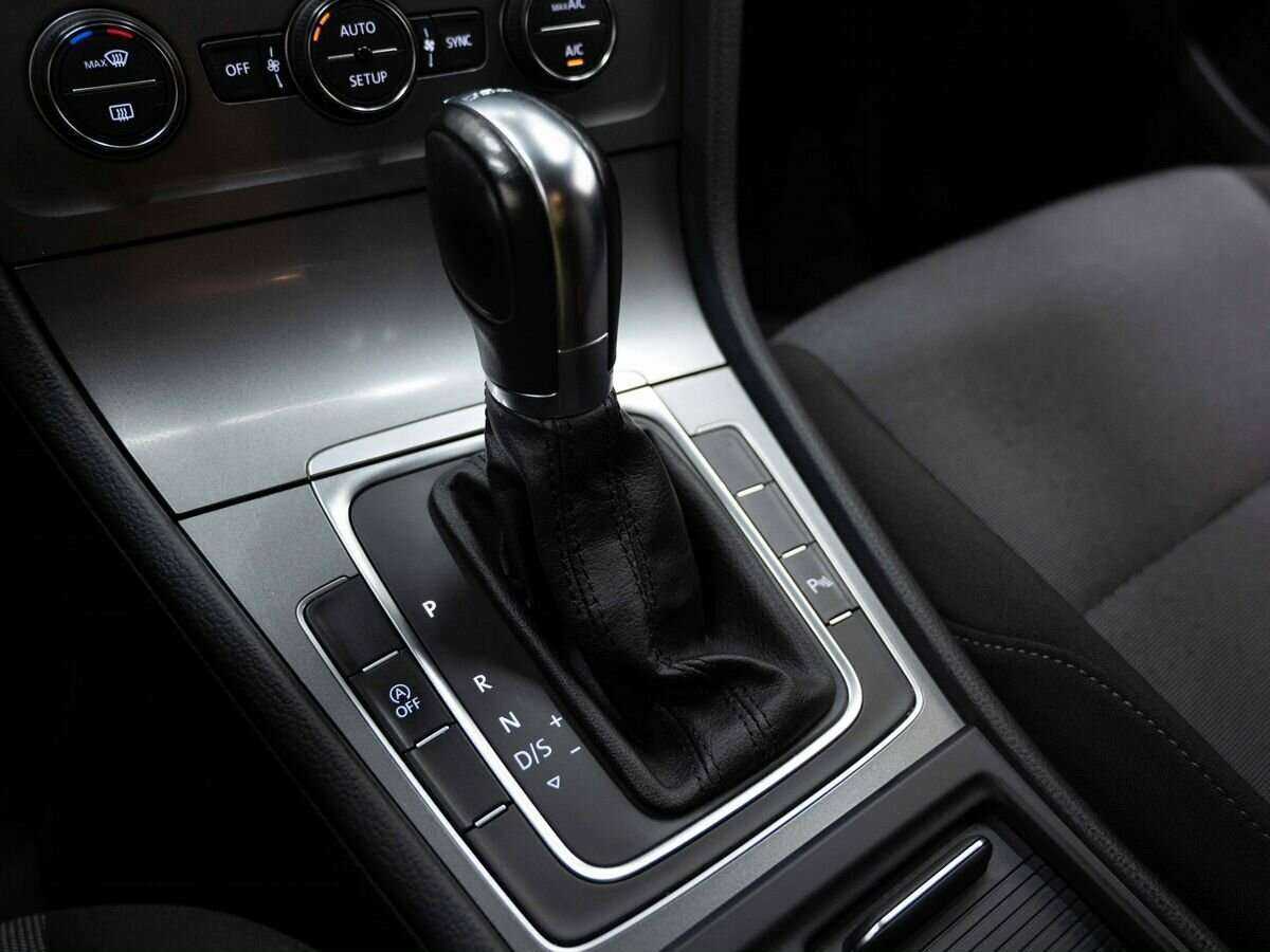 Volkswagen Golf с пробегом — 2013 год. Фото: #22