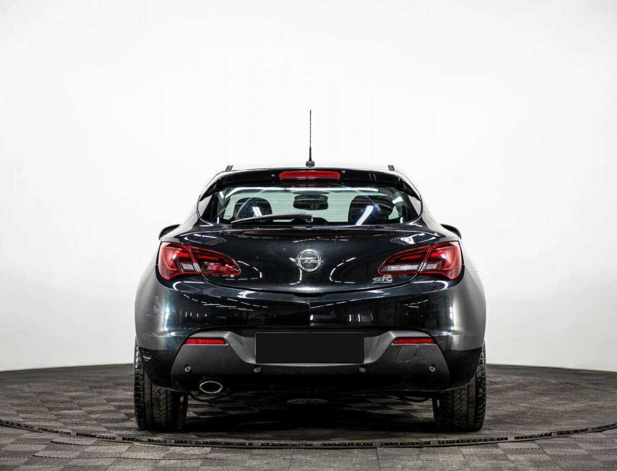 Opel Astra с пробегом — 2012 год. Фото: #3