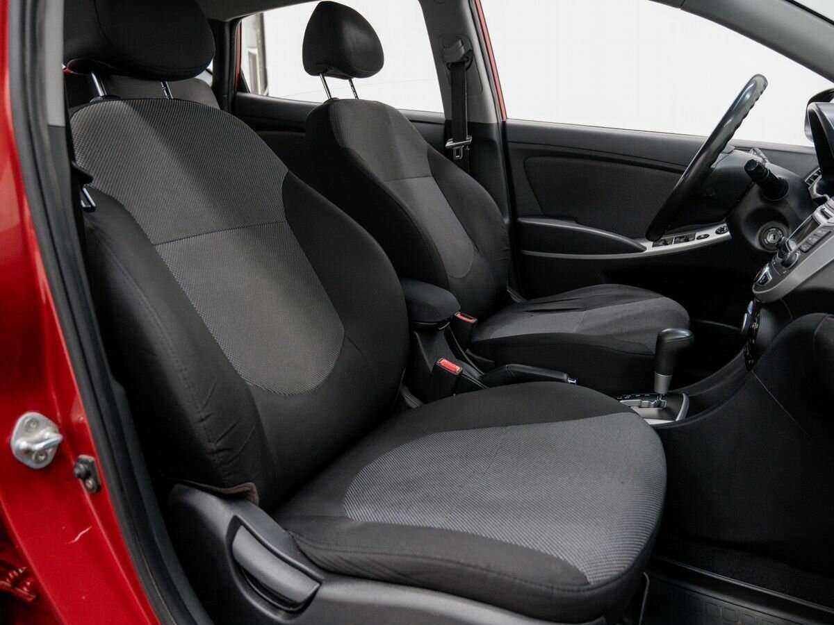 Hyundai Solaris с пробегом — 2012 год. Фото: #6