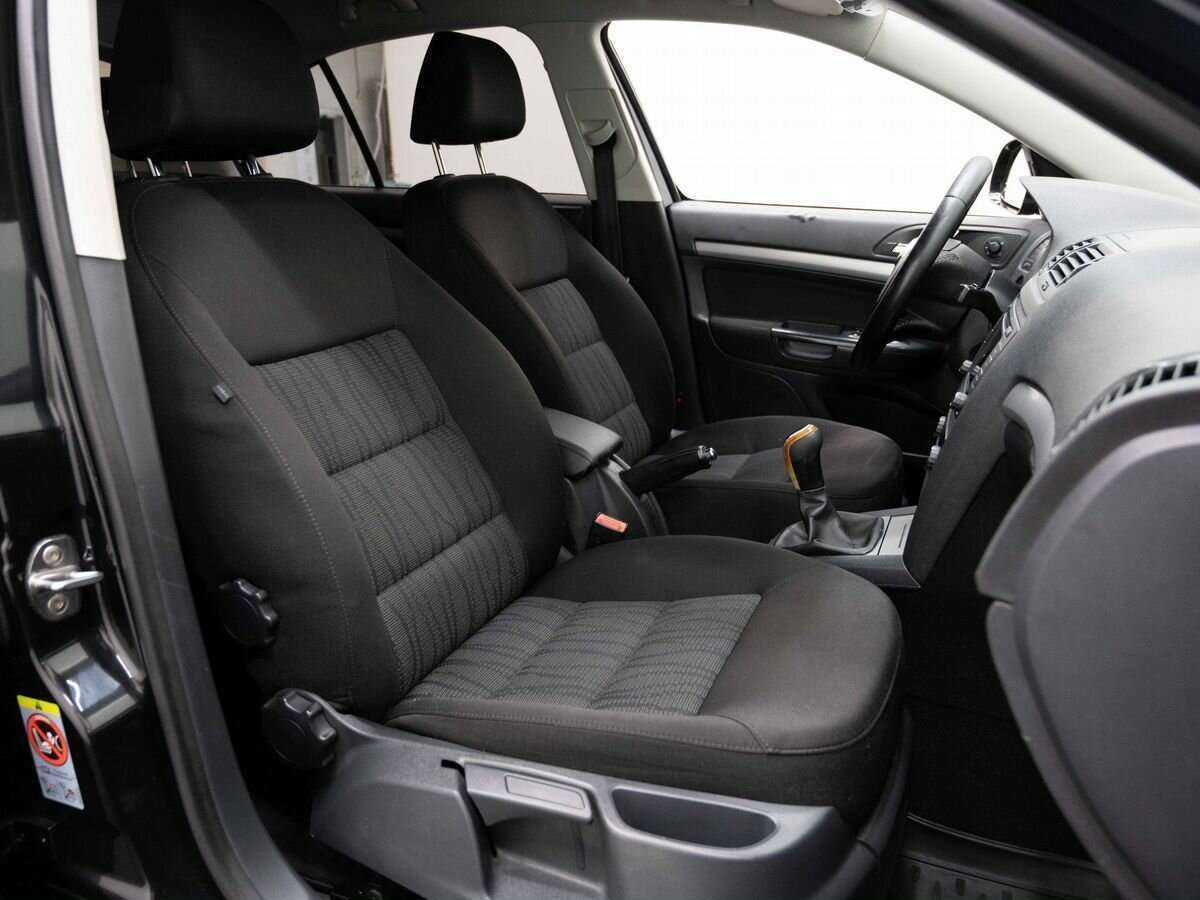 Skoda Octavia с пробегом — 2012 год. Фото: #6