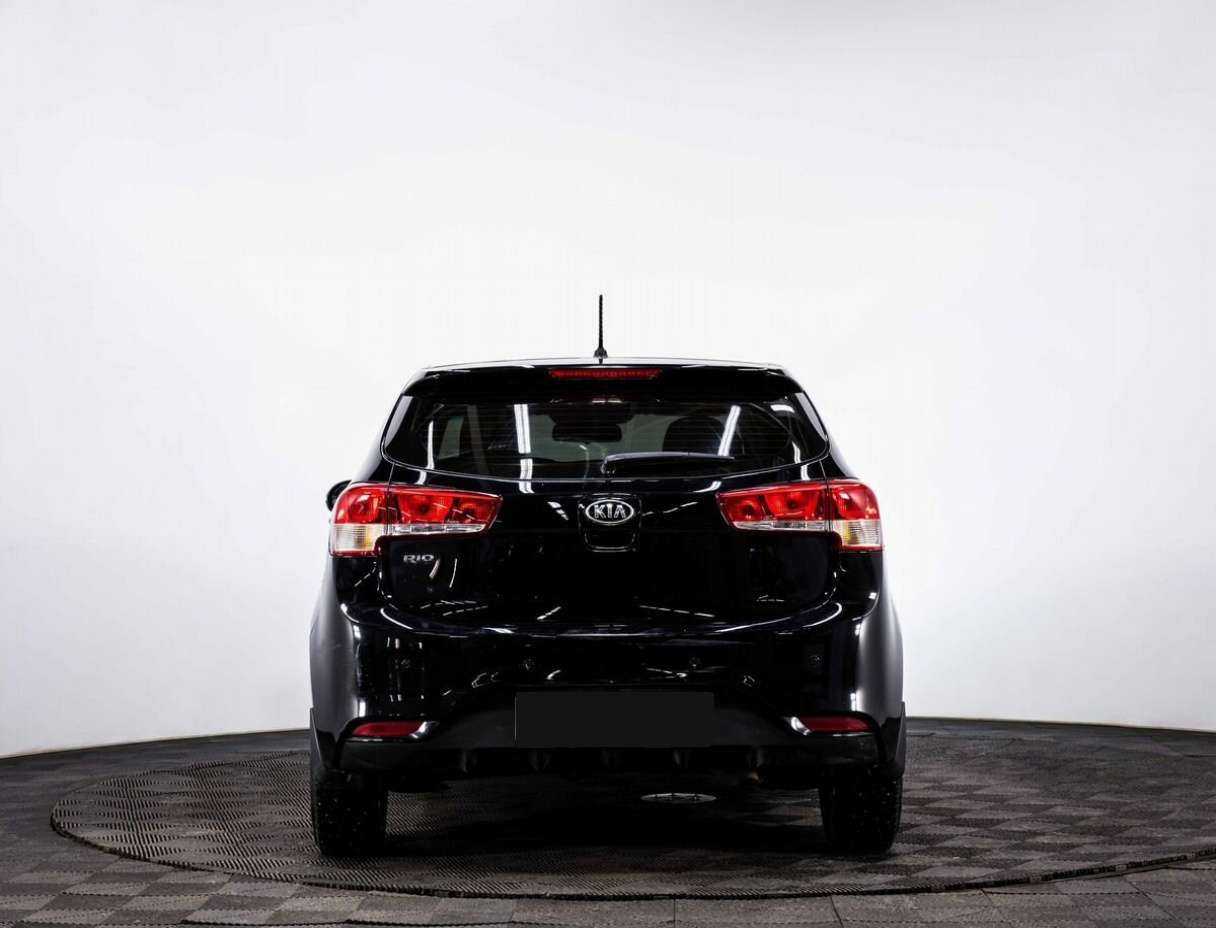 Kia Rio с пробегом — 2015 год. Фото: #4