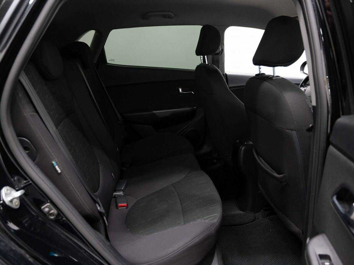 Kia Rio с пробегом — 2015 год. Фото: #9