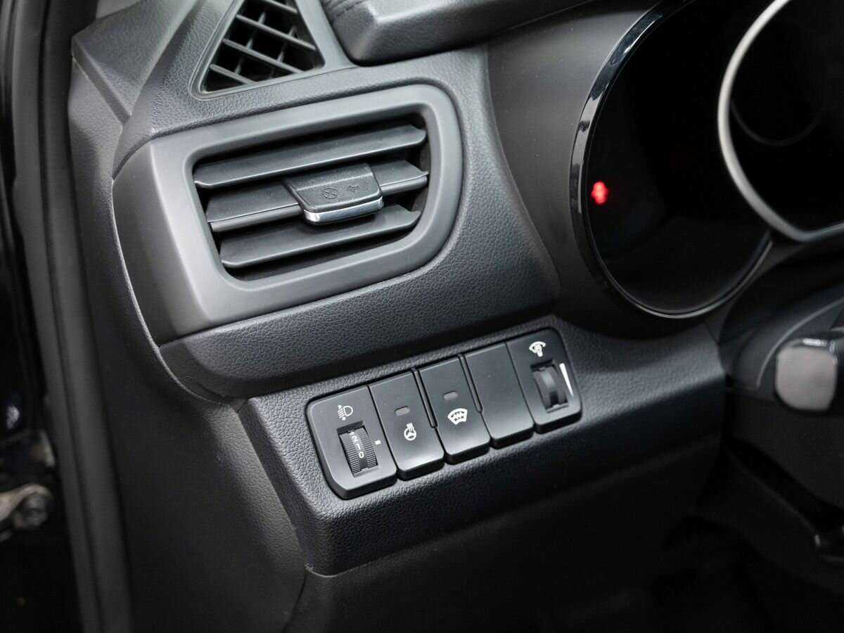 Kia Rio с пробегом — 2015 год. Фото: #17