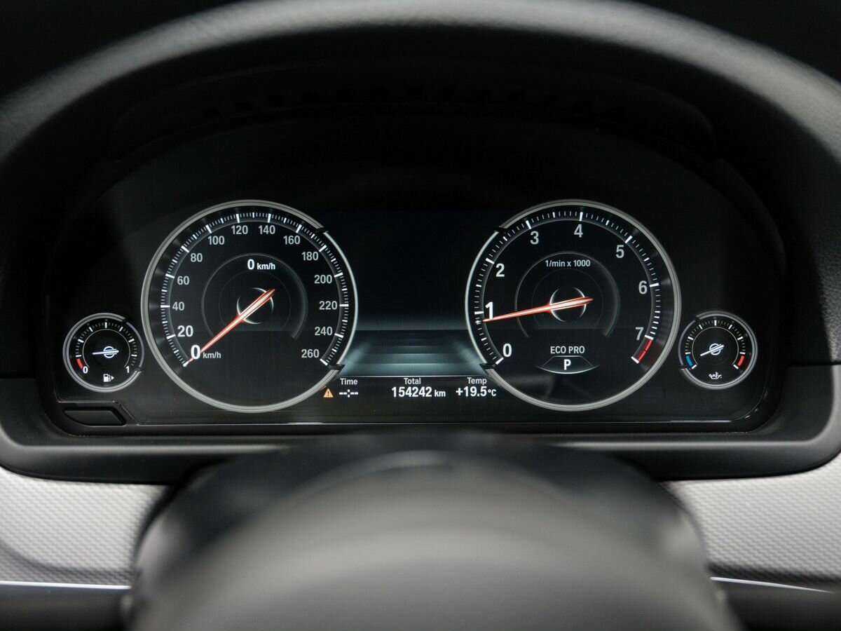 BMW 5 серии с пробегом — 2014 год. Фото: #24