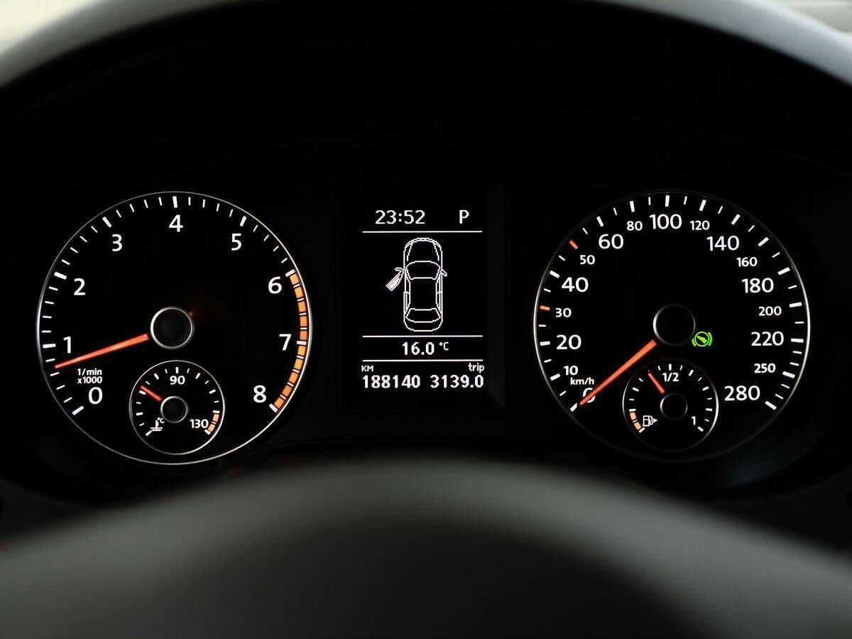 Volkswagen Jetta с пробегом — 2013 год. Фото: #10