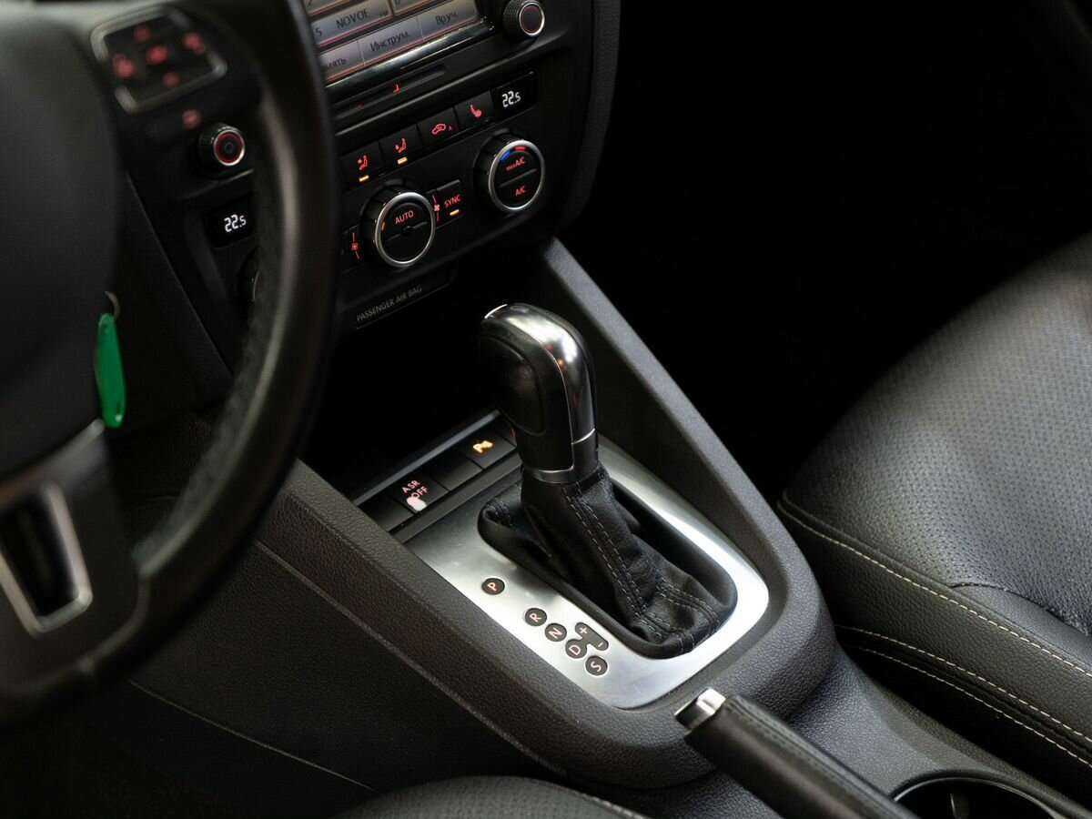 Volkswagen Jetta с пробегом — 2013 год. Фото: #11