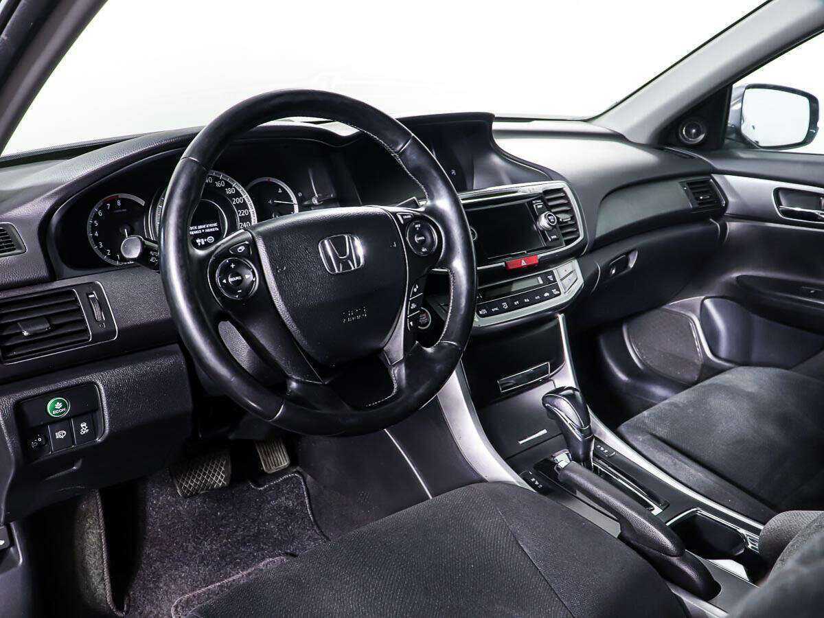Honda Accord с пробегом — 2013 год. Фото: #9