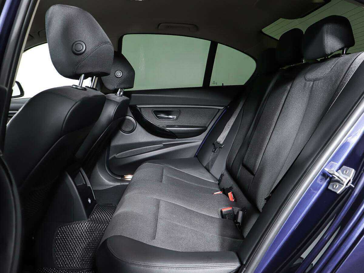 BMW 3 серии с пробегом — 2017 год. Фото: #9