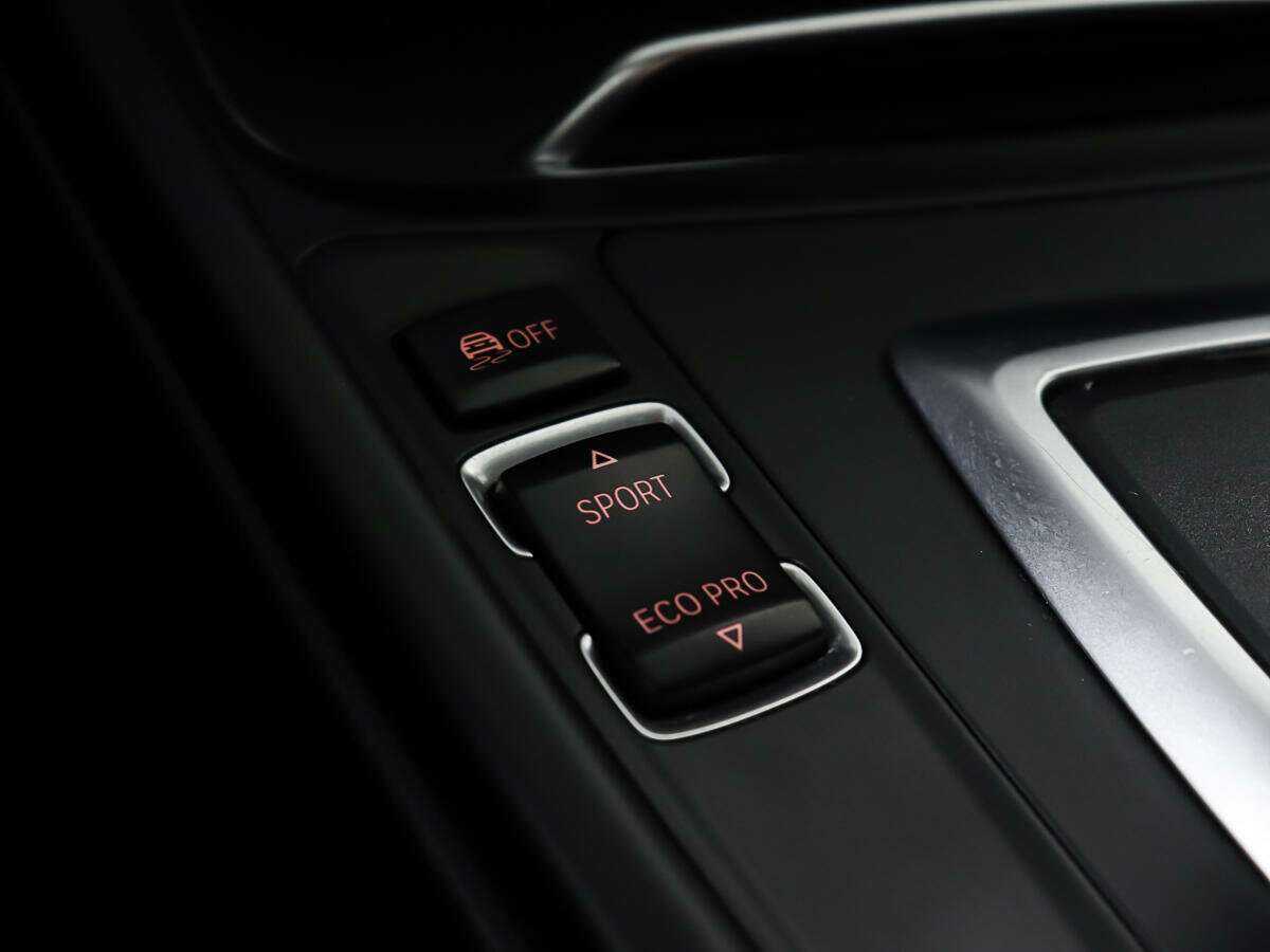 BMW 3 серии с пробегом — 2017 год. Фото: #21