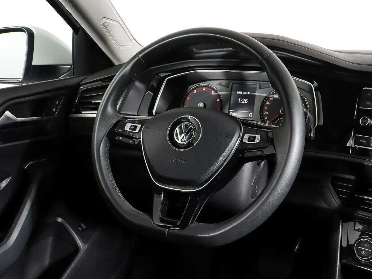 Volkswagen Jetta с пробегом — 2019 год. Фото: #13