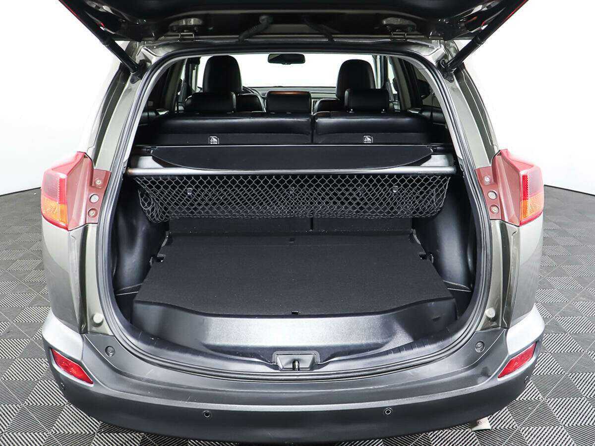 Toyota RAV4 с пробегом — 2013 год. Фото: #7