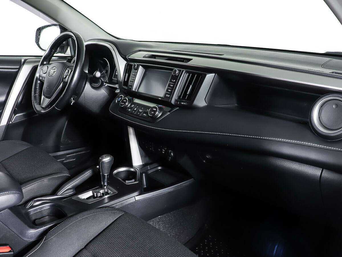 Toyota RAV4 с пробегом — 2019 год. Фото: #8