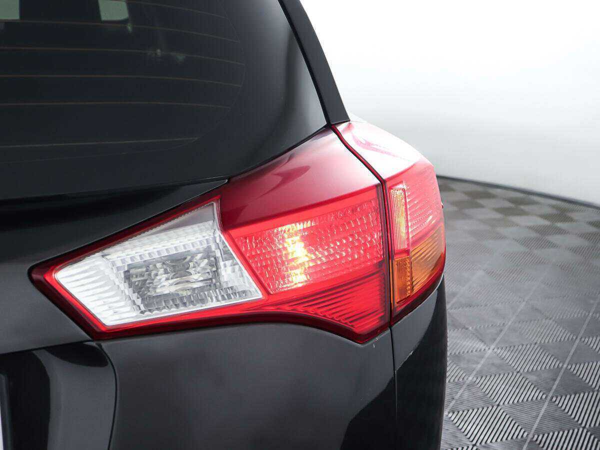 Toyota RAV4 с пробегом — 2014 год. Фото: #21