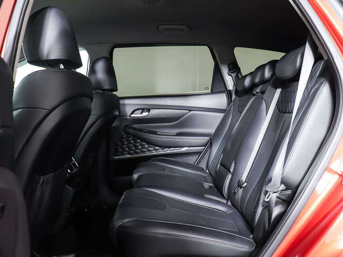 Hyundai Santa Fe с пробегом — 2018 год. Фото: #10