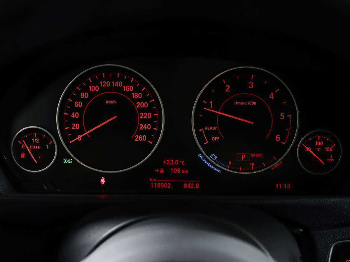 BMW 3 серии с пробегом — 2016 год. Фото: #13