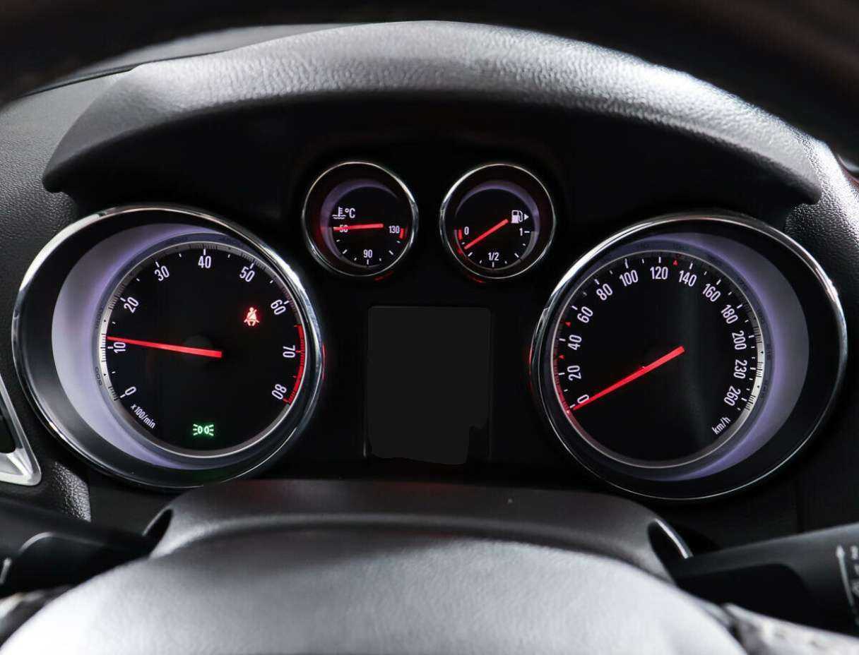 Opel Mokka с пробегом — 2014 год. Фото: #13