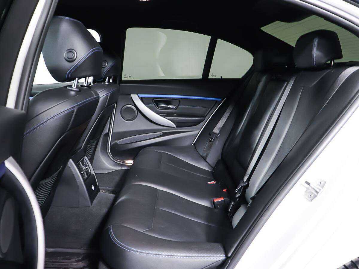 BMW 3 серии с пробегом — 2017 год. Фото: #9