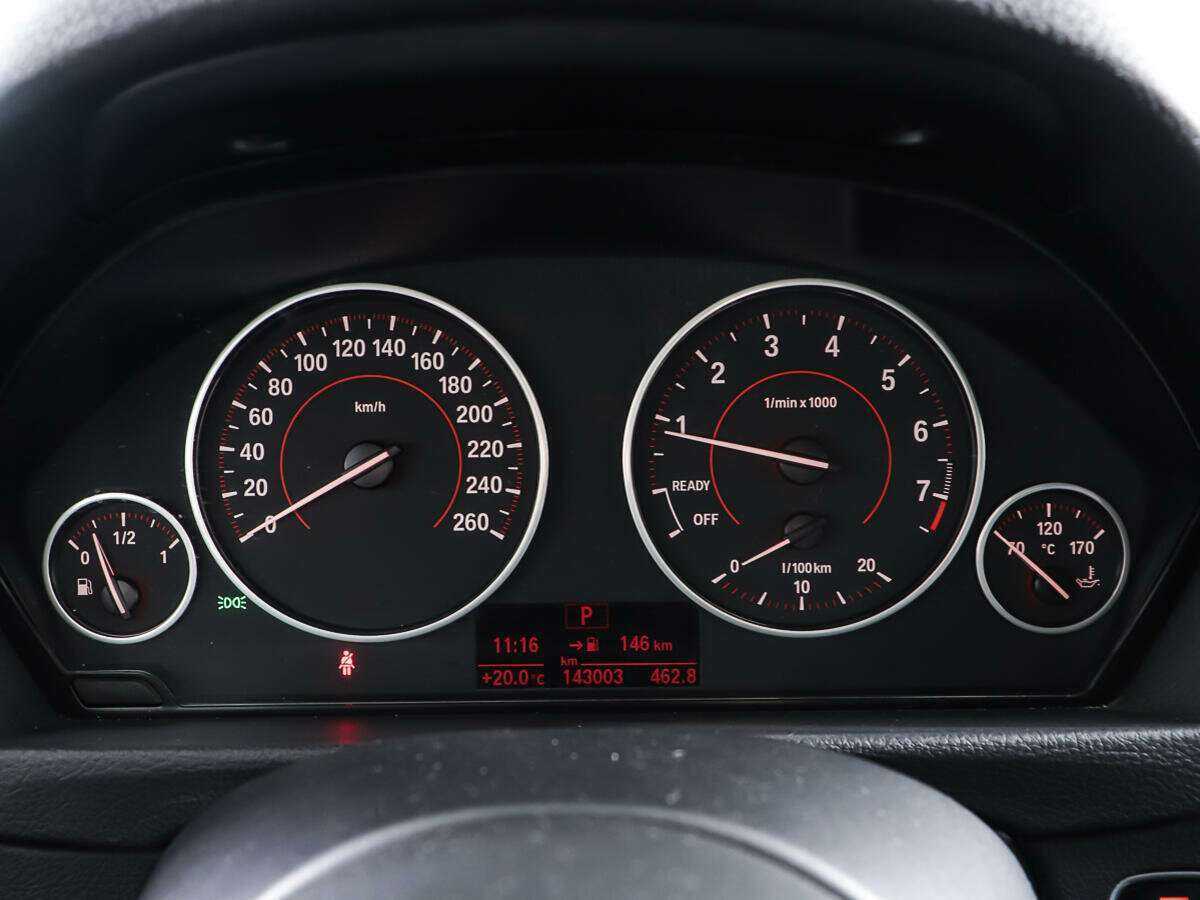 BMW 3 серии с пробегом — 2016 год. Фото: #13