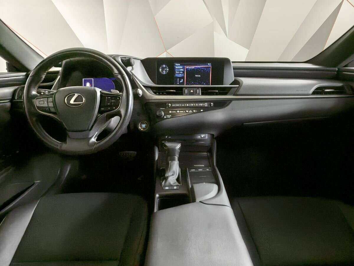 Lexus ES с пробегом — 2019 год. Фото: #9