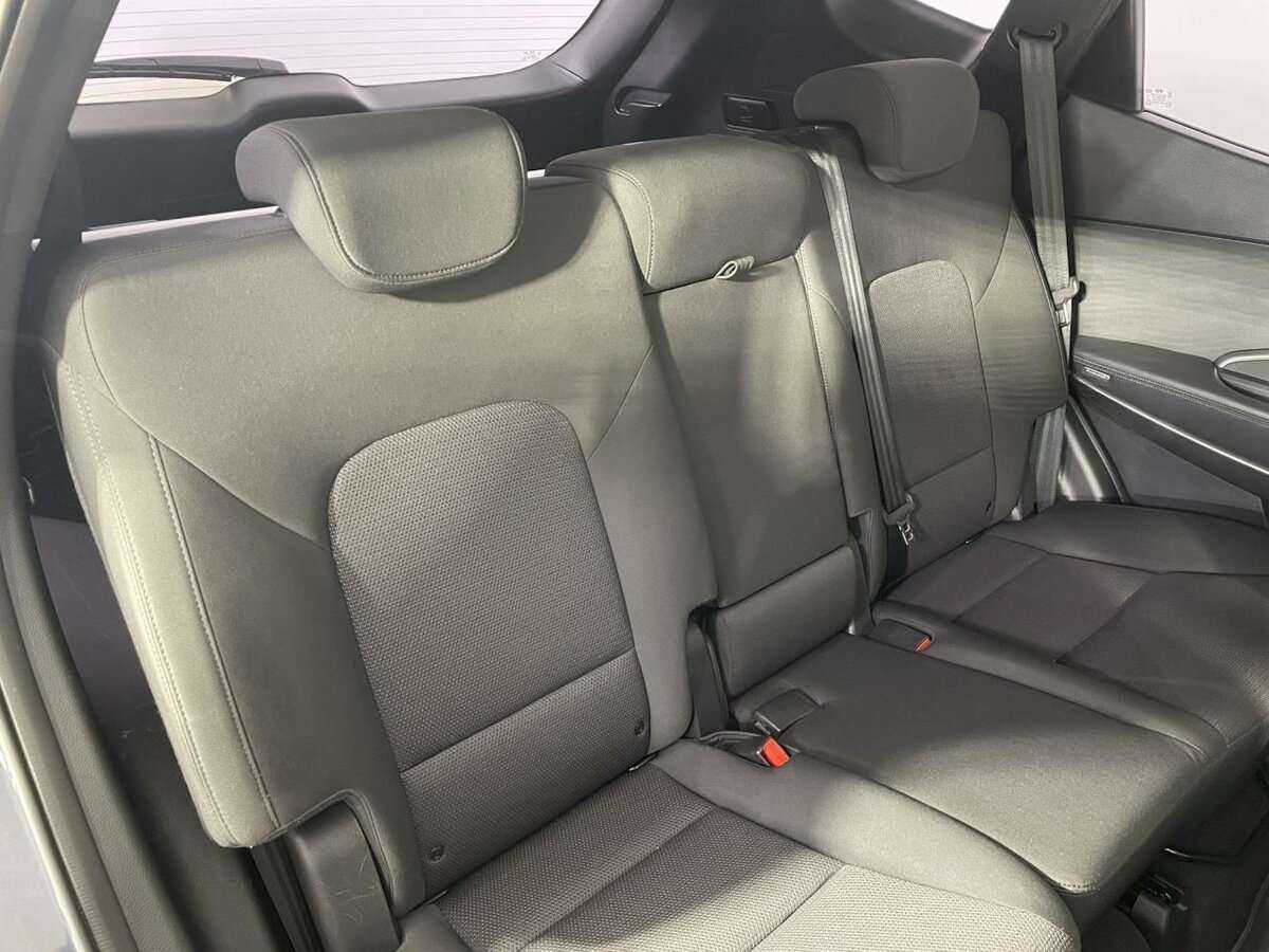 Hyundai Santa Fe с пробегом — 2015 год. Фото: #14