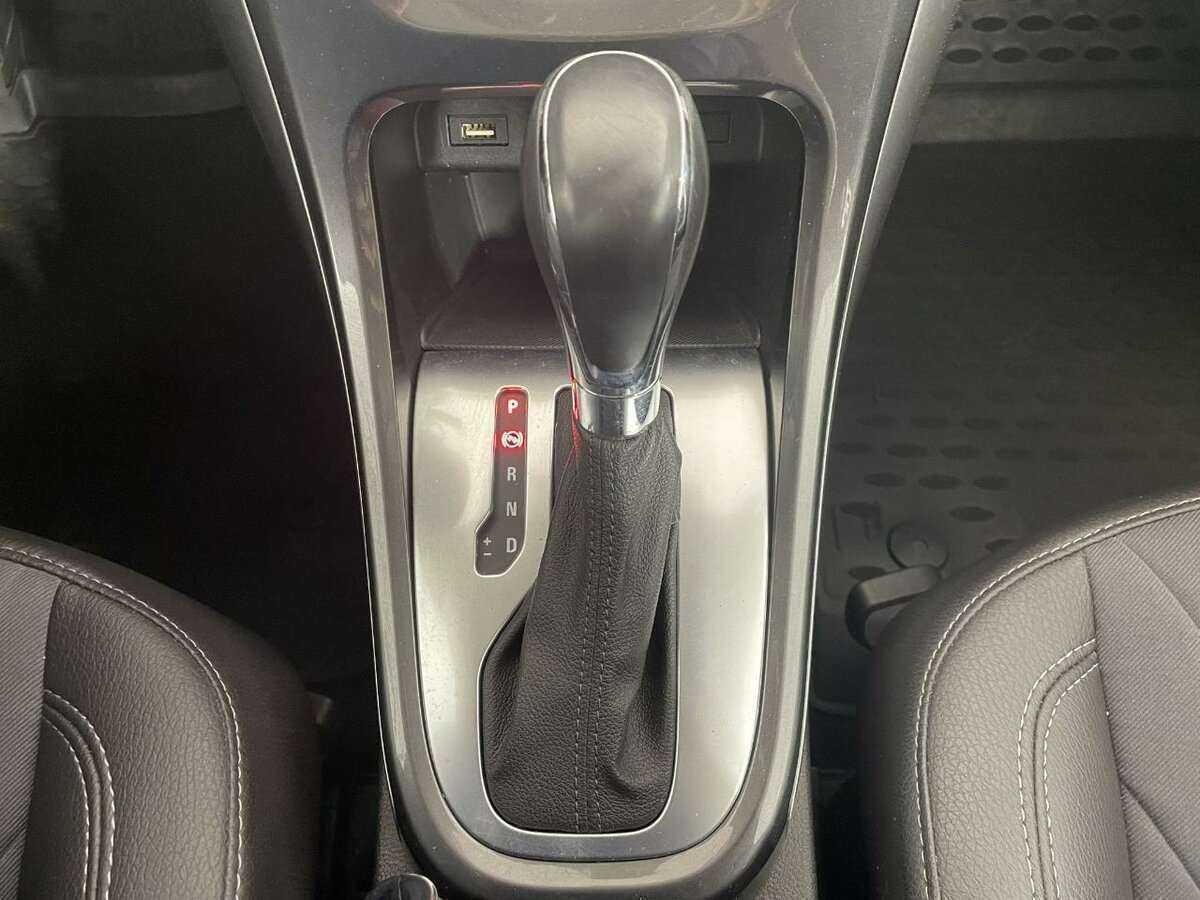 Opel Astra с пробегом — 2013 год. Фото: #12