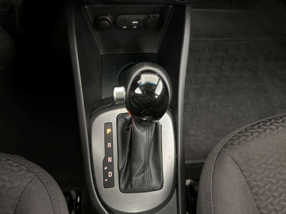 Kia Rio с пробегом — 2015 год. Фото: #10