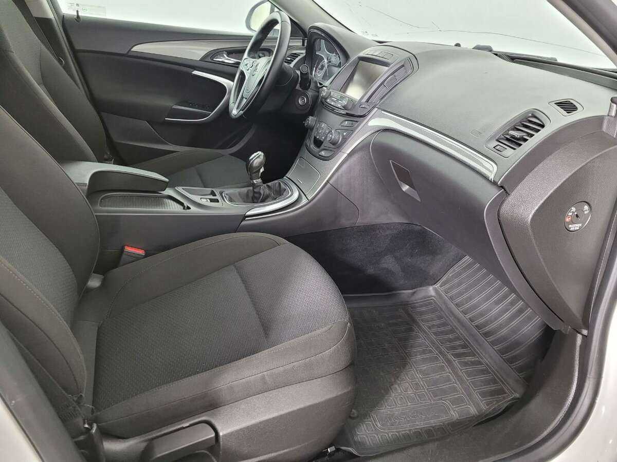 Opel Insignia с пробегом — 2013 год. Фото: #13