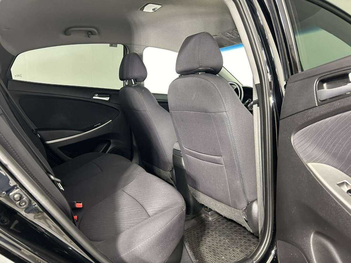 Hyundai Solaris с пробегом — 2015 год. Фото: #15