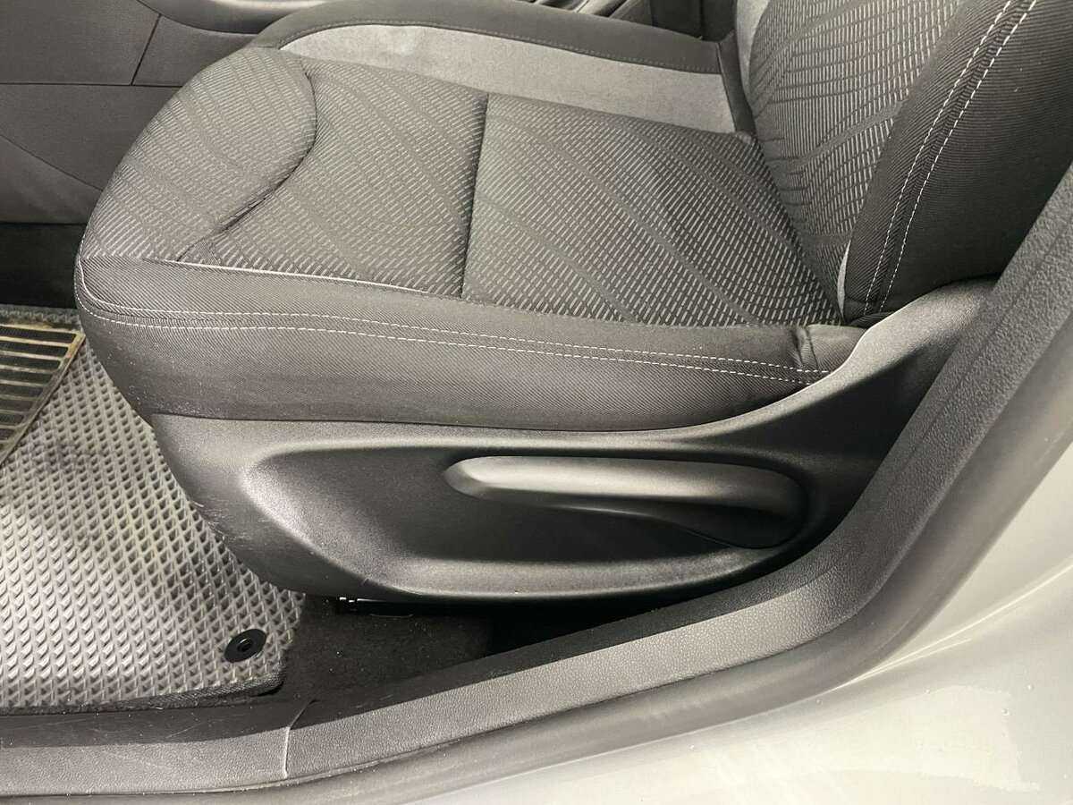 Peugeot 408 с пробегом — 2016 год. Фото: #9