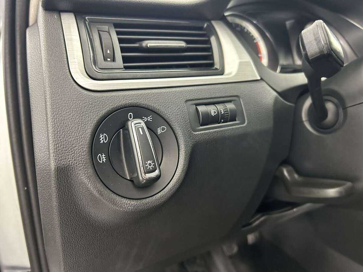 Skoda Rapid с пробегом — 2016 год. Фото: #8