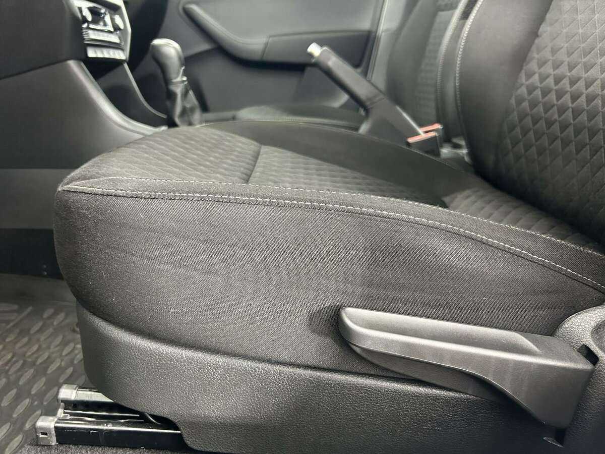 Skoda Rapid с пробегом — 2016 год. Фото: #9